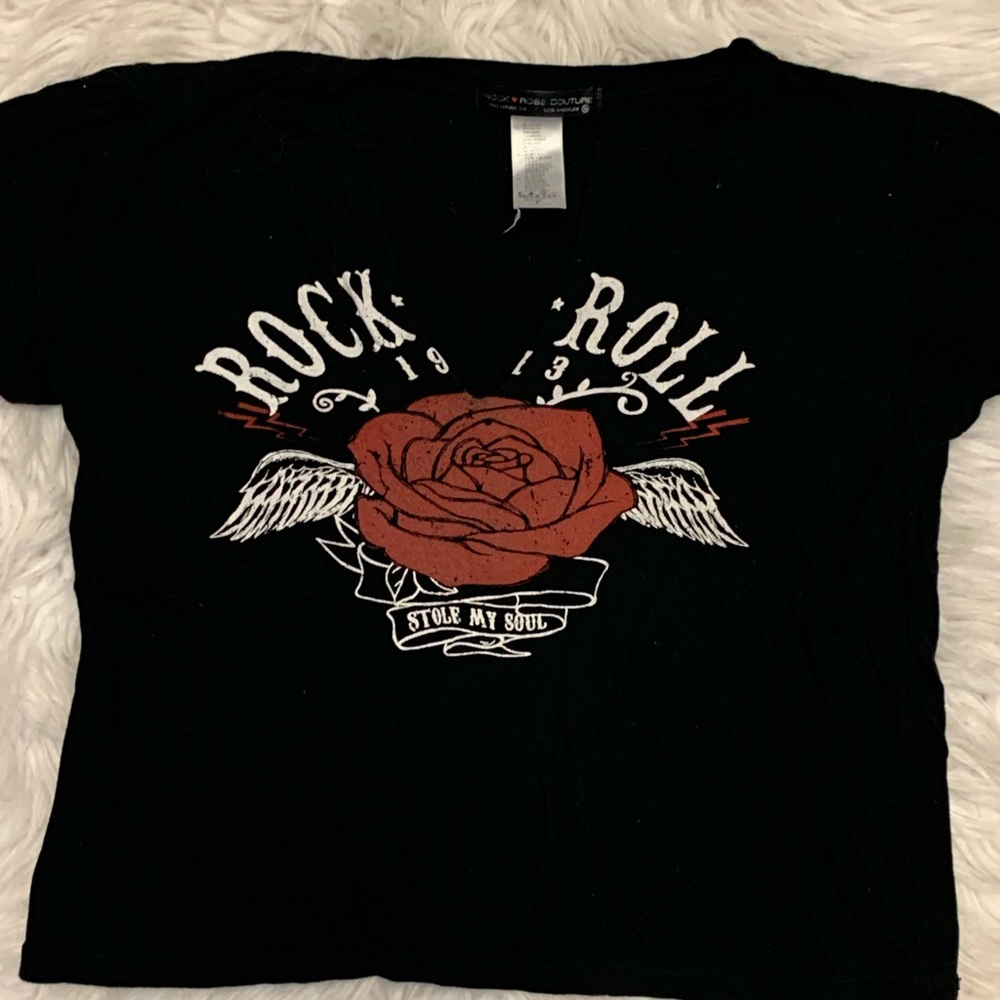Black rose tshirt